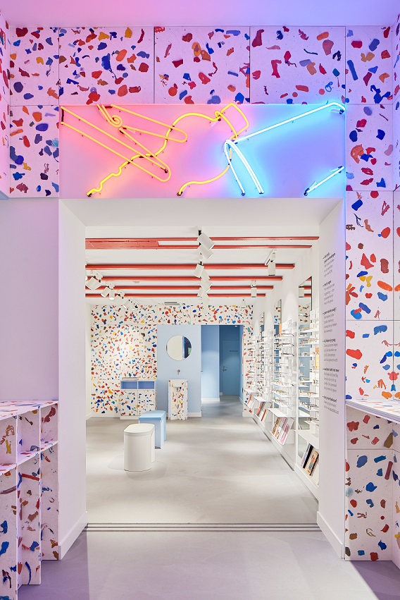 Motif Teraso Ini Terbuat dari Sampah Plastik?