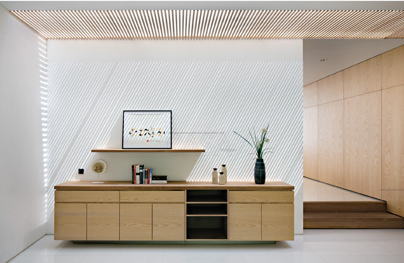 Yuk Simak 3 Perbedaan Pernis Kayu dan Plitur!