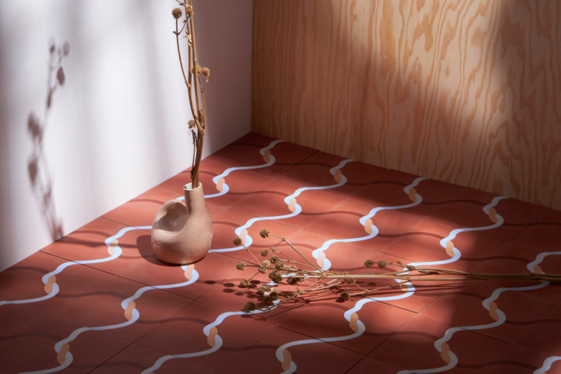 Langka! Keramik Lantai Dijadikan Karya Seni & Kanvas