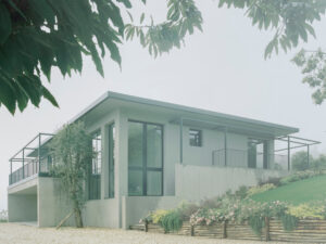 Merenovasi Gudang Menjadi Rumah Untuk Keluarga