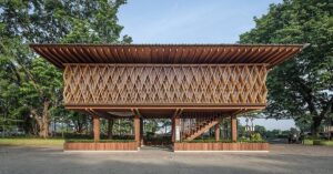 Keren! Perpustakaan di Semarang ini 100% dari Kayu