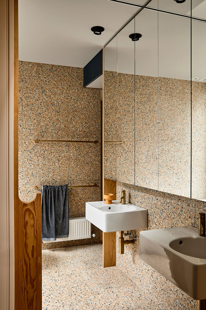 Bosan Disuruh Cuci Tangan? Coba Pakai Wastafel Seru Ini