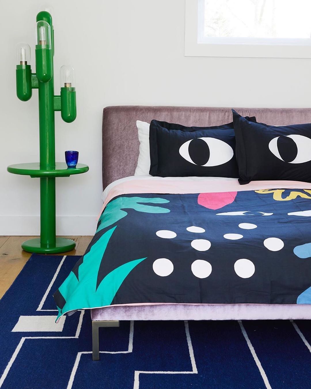 Duvet untuk Tempat Tidur Bagi yang Suka Rebahan / Kolaborasi Lazy Oaf dan Aelfie / Aelfie