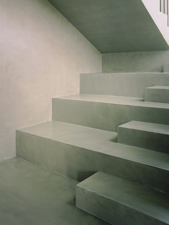 Merenovasi Gudang Menjadi Rumah Untuk Keluarga