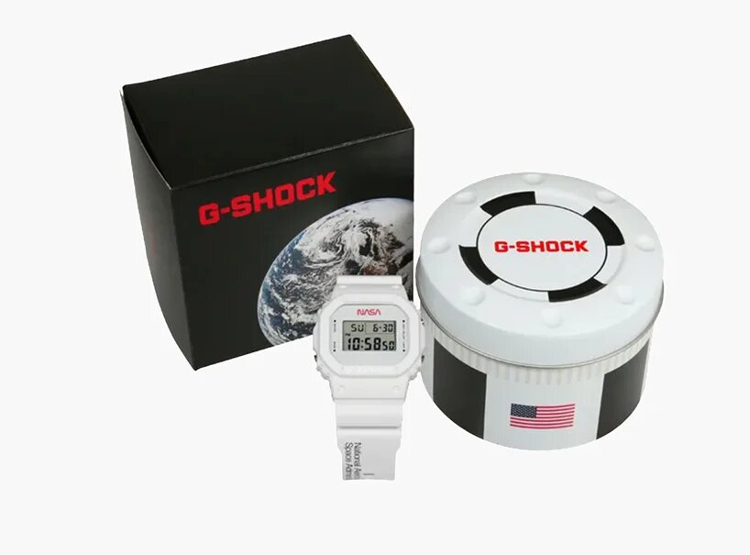 Jam Tangan Ini Dirancang Untuk Peringatan Misi Ke Bulan