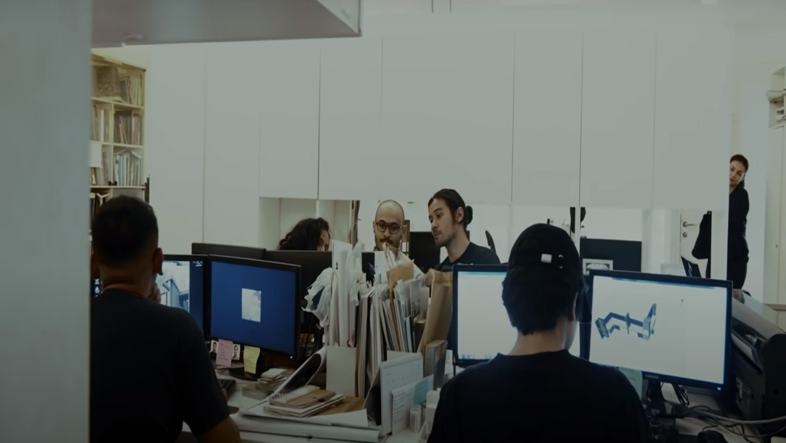 Tulus dan Andra Matin, Beri Kejutan Manis Saat Lebaran / Yovie Widianto