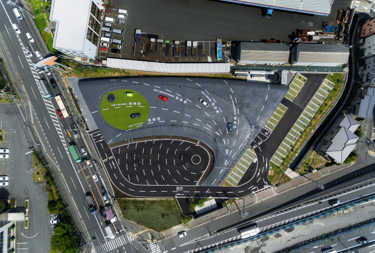 Showroom Toyota Di Jepang Ini Hadir Dengan Bentuk Unik