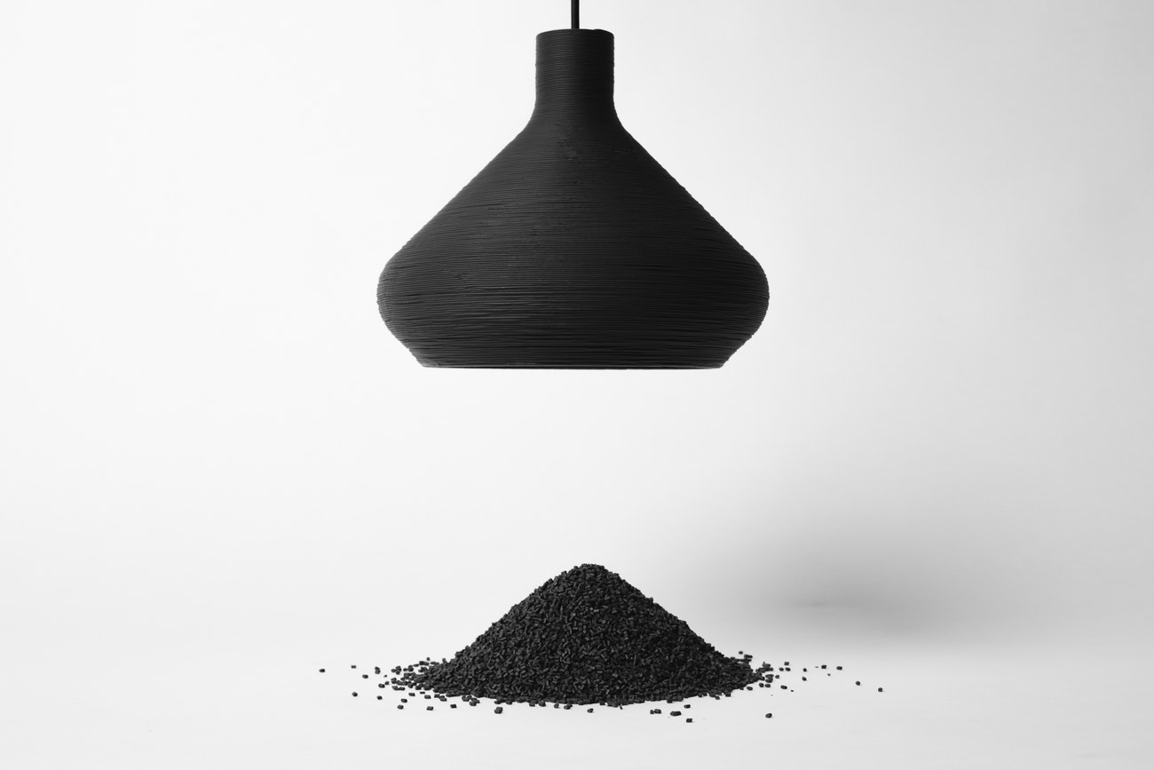 Indah, Lampu ini Terbuat dari Limbah Plastik