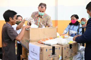 Shangri-La Hotel Donasi Kebutuhan Pokok Selama Pandemi