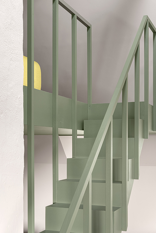 Hunian Loft Ini Menggunakan Warna Sebagai Pemisah Ruang