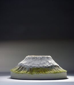 Hebat! Dari Gulungan Tisu Toilet Menjadi Gunung Berapi