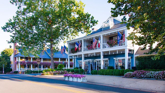 Makan Ditemani Maneken? Ide Baru Restoran Saat Pandemi / The Inn at Little Washington 1