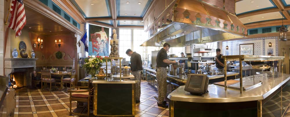 Makan Ditemani Maneken? Ide Baru Restoran Saat Pandemi / The Inn at Little Washington 9