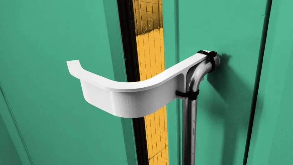 Takut Pegang Handle Pintu Saat New Normal? Ini Solusi!