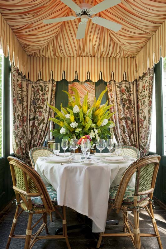 Makan Ditemani Maneken? Ide Baru Restoran Saat Pandemi / The Inn at Little Washington 3