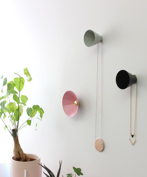 Gantungan Unik yang Jadi Dekorasi Dinding Minimalis