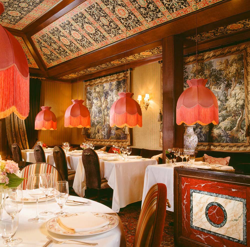 Makan Ditemani Maneken? Ide Baru Restoran Saat Pandemi / The Inn at Little Washington 4