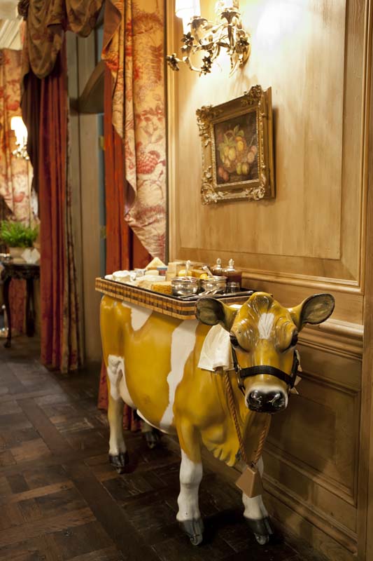 Makan Ditemani Maneken? Ide Baru Restoran Saat Pandemi / The Inn at Little Washington 5