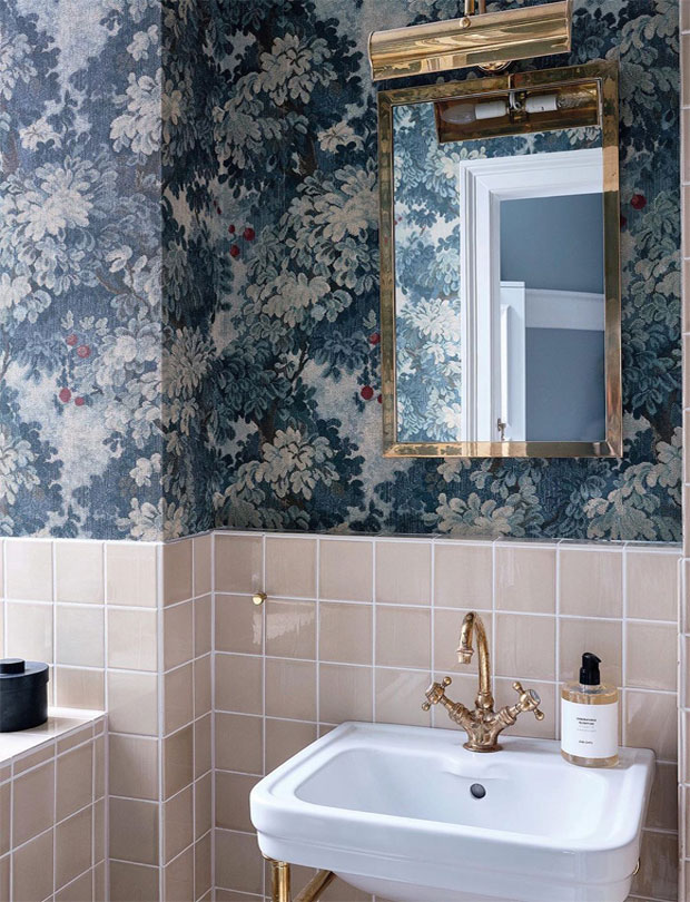 Memadupadankan antara keramik dengan wallpaper