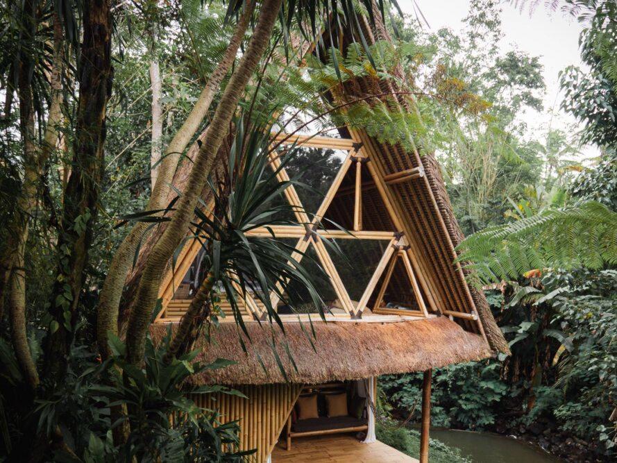 Menyendiri, Glamping di Tengah Hutan Bali