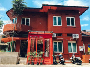 Seperti Bangunan Kuno! Ternyata Tempat Ini Sebuah Kafe