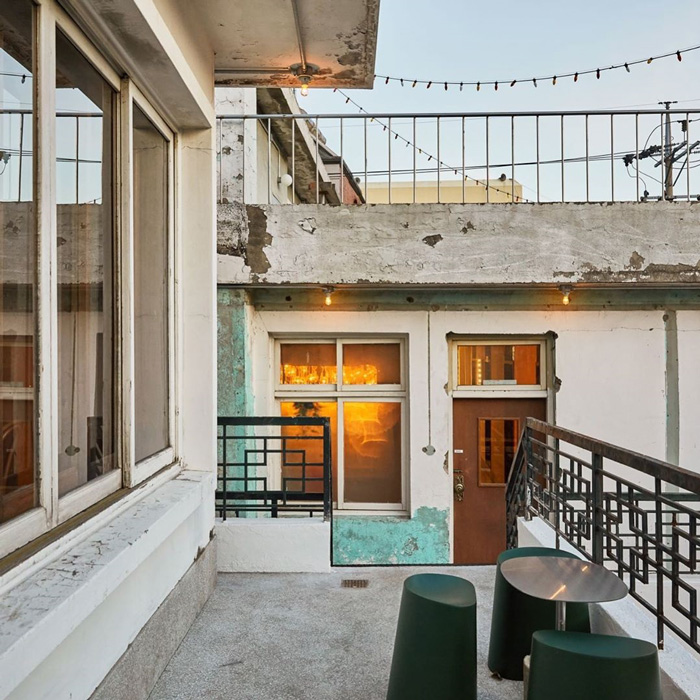 Lokasi Drama Its Okay Not To Be Okay Kafe Toko Lampu 12