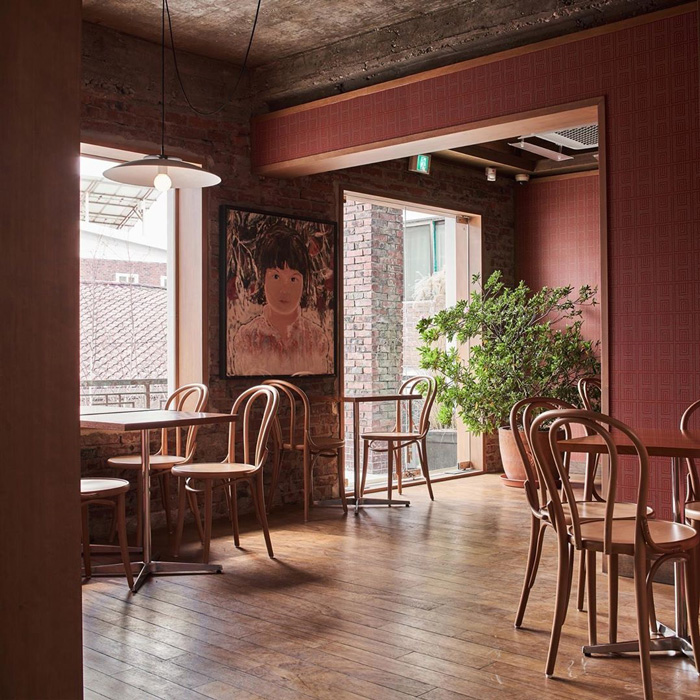 Lokasi Drama Its Okay Not To Be Okay Kafe Toko Lampu 14