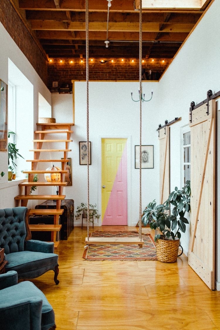 12 Inspirasi Desain untuk Loft dengan Atap Tinggi CASA Indonesia 5