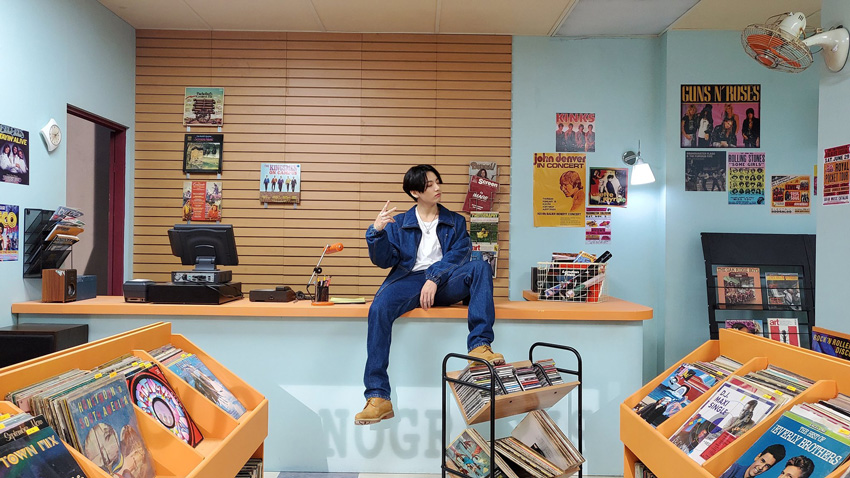 BTS Jungkook Ultah! Yuk Bahas Desain dalam MV Dynamite