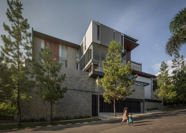 Rumah Bagai Istana Versi Modern Ini Ada di Bogor / Kiearch / Ruang Rona 5