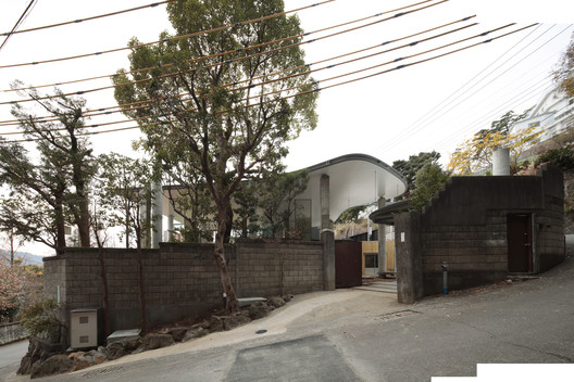 Bangun Rumah Minimalis di Daerah Tanjakan Bisa / Koichi Torimura / Erika Nakagawa Office 1