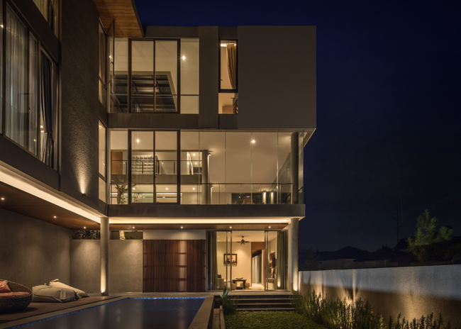 Rumah Bagai Istana Versi Modern Ini Ada di Bogor / Kiearch / Ruang Rona 6