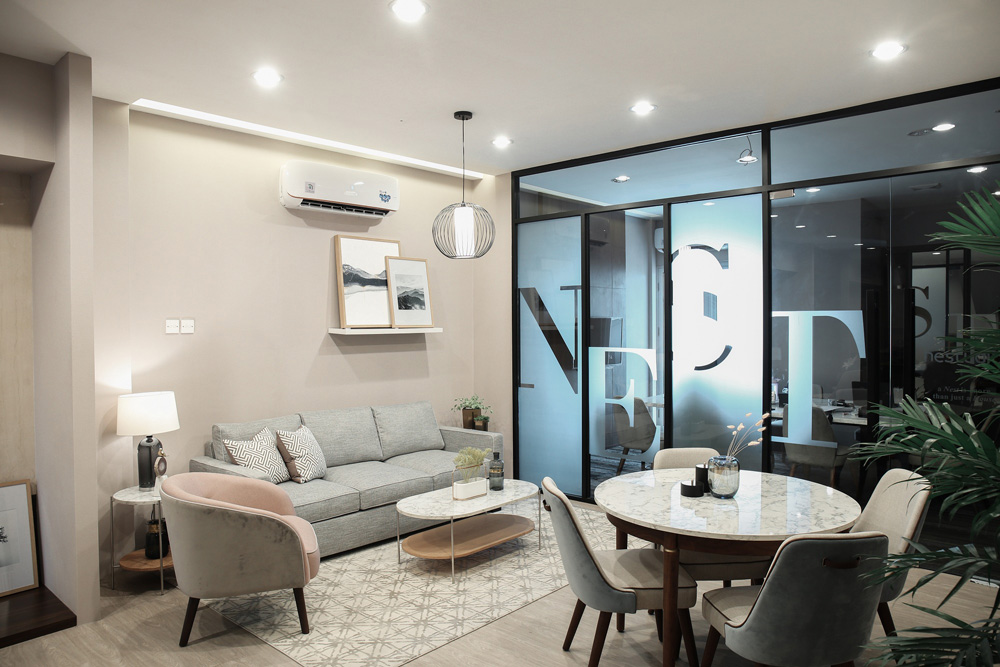 Bingung Pilih Sofa Ruang Tamu? Yuk Mampir Kesini Dulu! / Nestudio 6