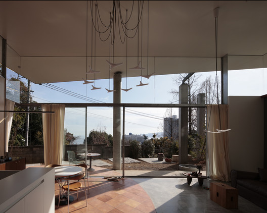 Bangun Rumah Minimalis di Daerah Tanjakan Bisa / Koichi Torimura / Erika Nakagawa Office 6