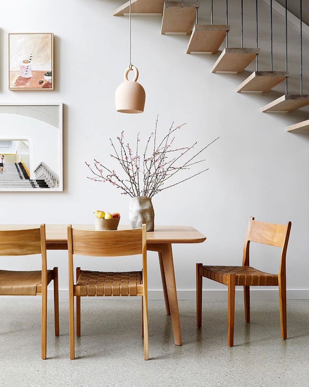 Ide desain area bawah tangga