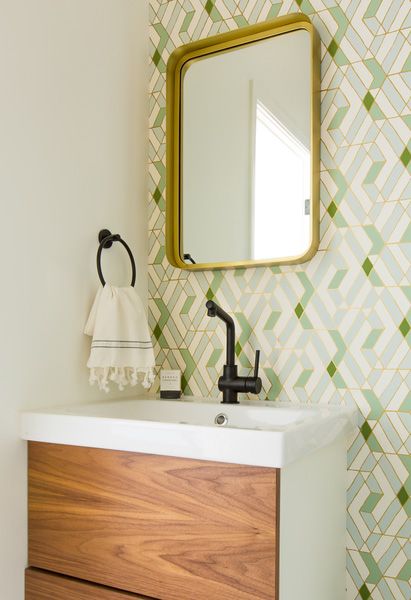 Desain Kamar Mandi Tidak Monoton