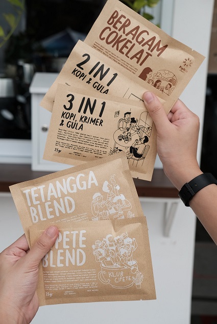 Seru Abis Saling Kirim Pesan Pakai Kartu Pos Spesial / Pipiltin Cocoa 1