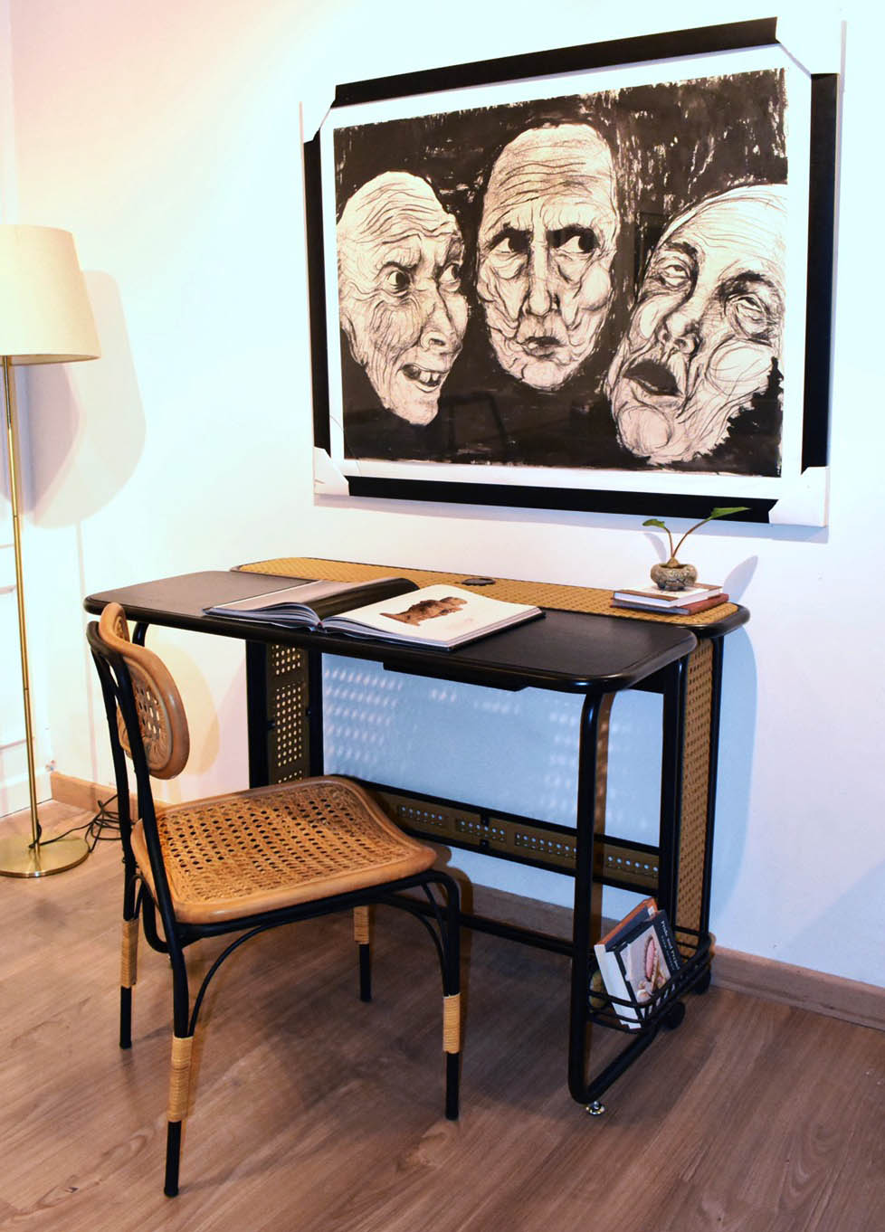 Meja Kerja Cantik ini Bisa Dilipat dan Sangat Ringkas