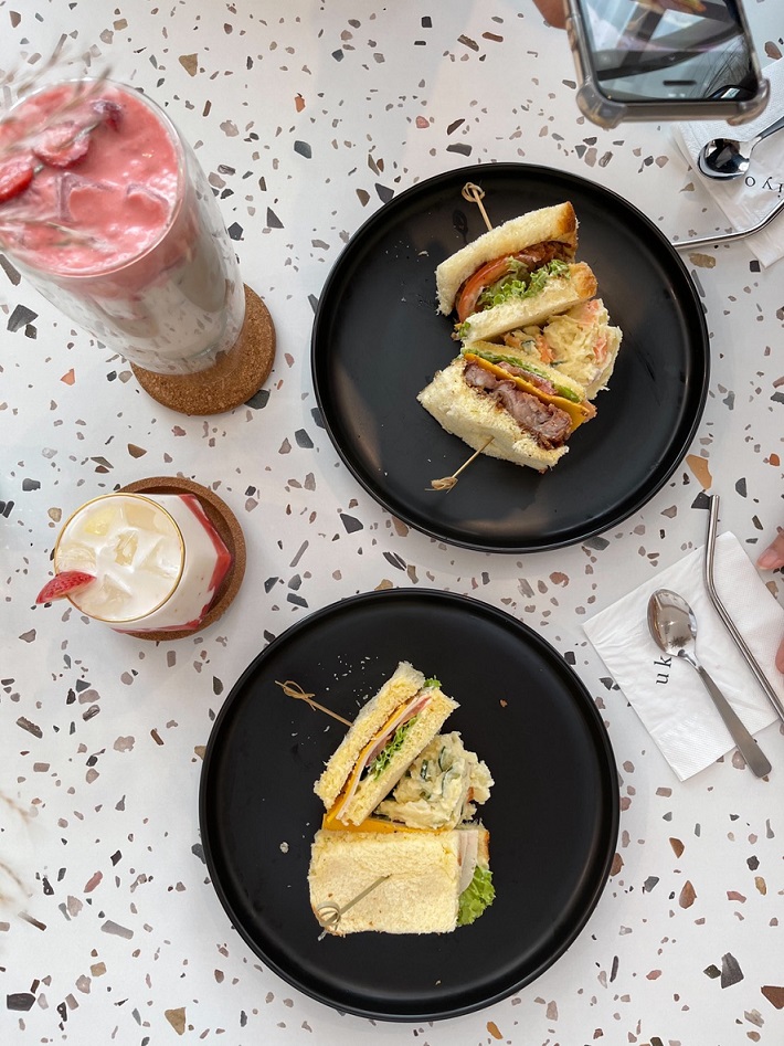 Intip Kafe Kekinian Serba Pink di Johor Bahru CASA Indonesia