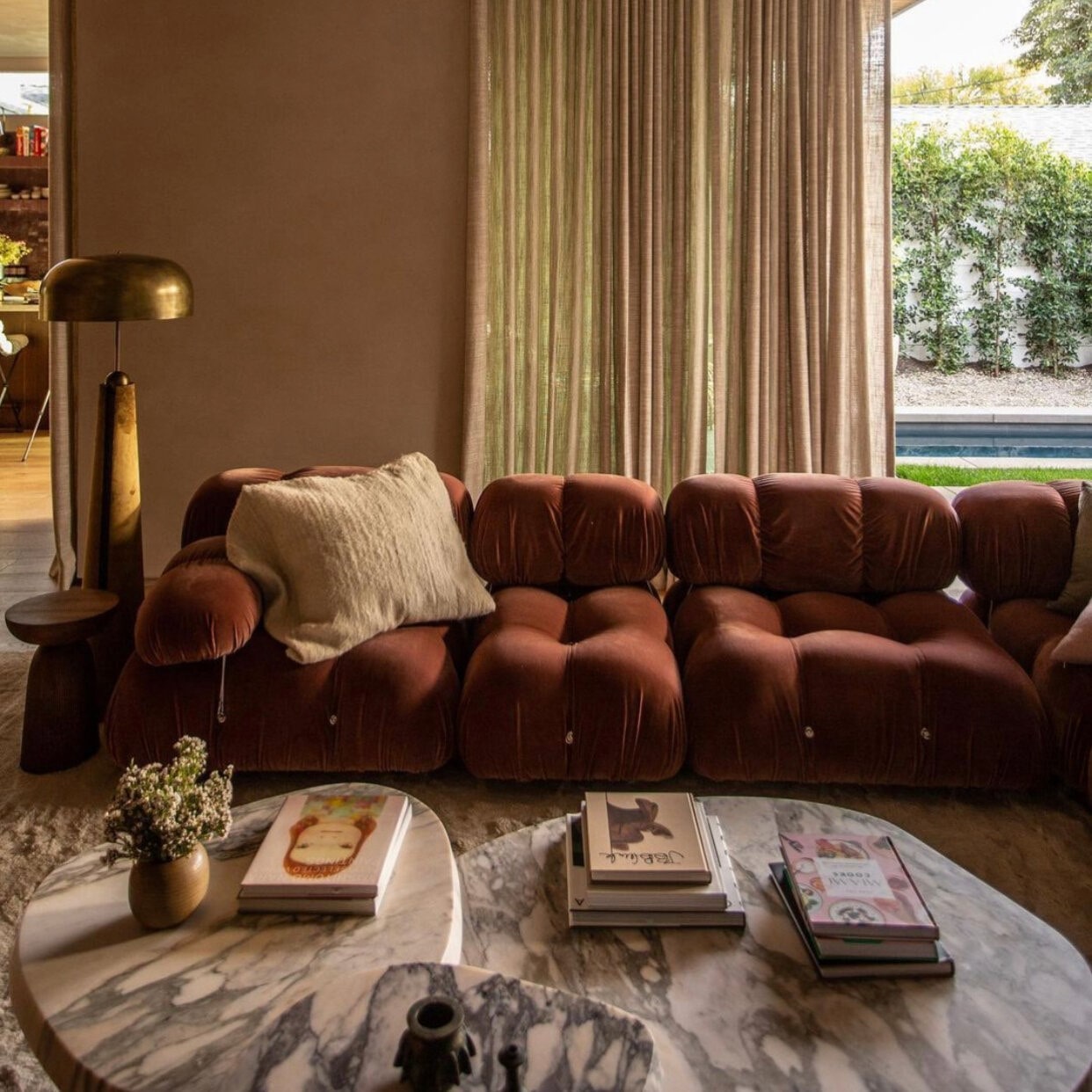 5 Tips Mendesain Interior Rumah Gaya Mid-Century Modern CASA Indonesia