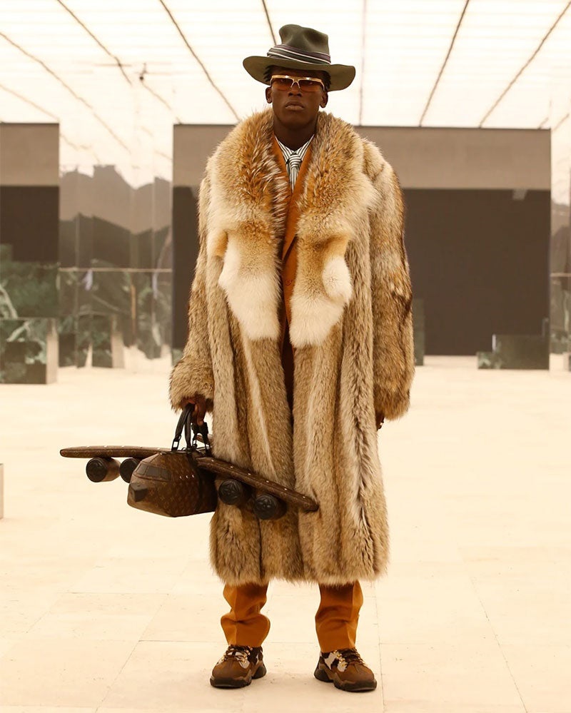 Wow! Tas Berbentuk Pesawat Seharga Pesawat Sungguhan CASA Indonesia