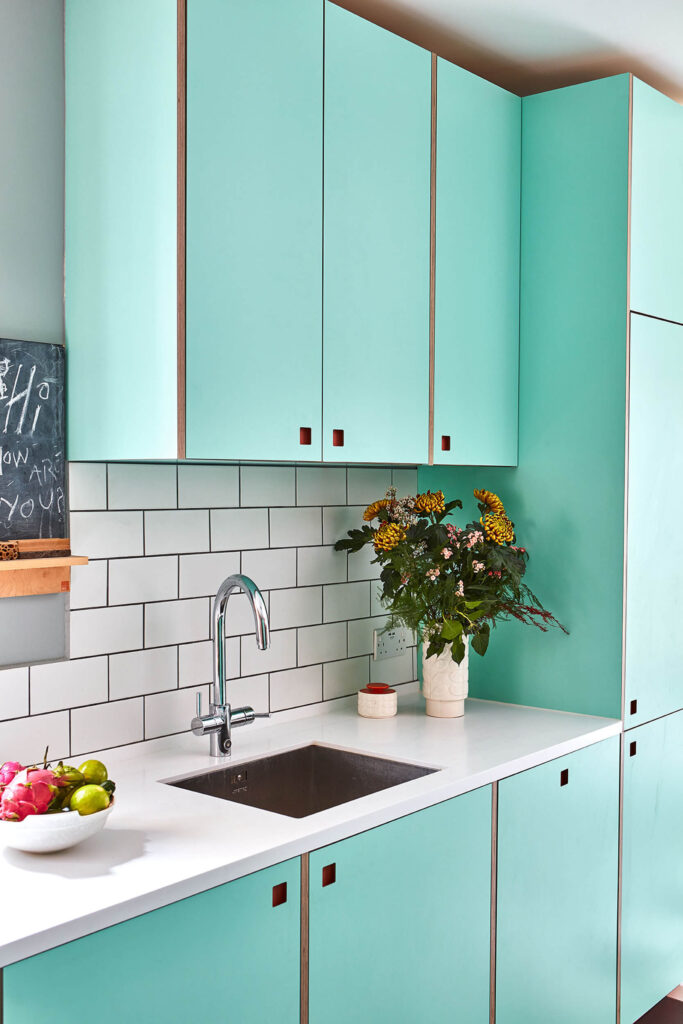 Raknya Banyak Lemari Dinding Yang Wajib Anda Miliki / Pluck Kitchen 8