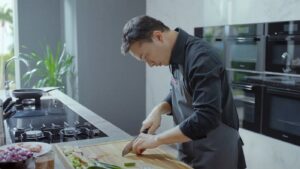 Kalau Nicholas Saputra Masak, Ternyata Pakai Ini Loh!