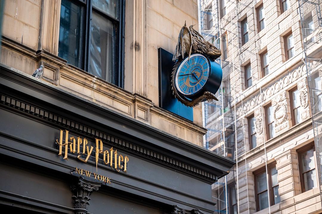 Semua Barang Kesukaan Fans Harry Potter Ada di Toko Ini / Harry Potter New York 1