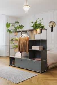 Lemari Dinding Minimalis Yang Bisa Diubah Jadi Apa Saja