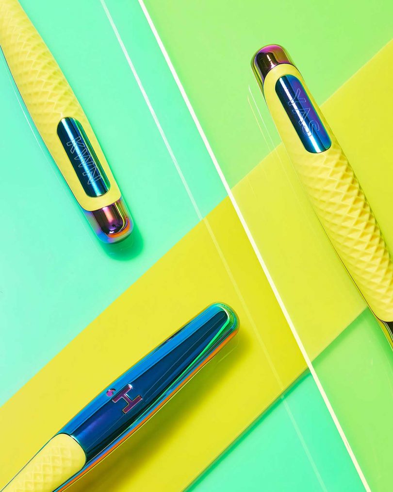 Kata Siapa Alat Cukur Pria Tidak Boleh Warna-Warni?