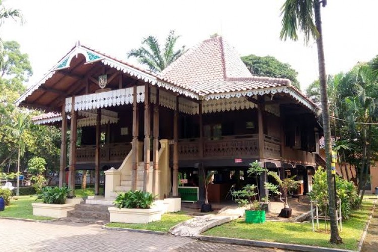 Yuk Keliling Indonesia & Lihat 34 Rumah Adat Berfilosofi