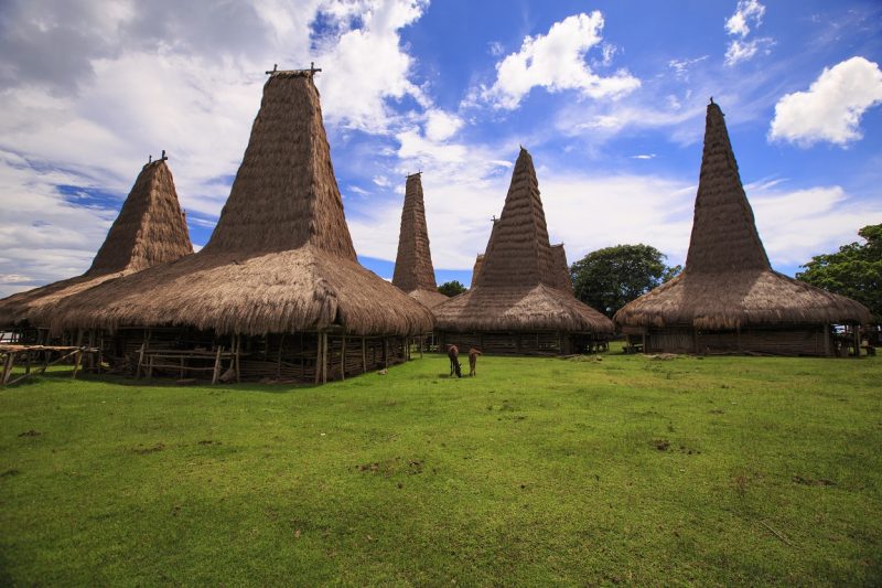 Yuk Keliling Indonesia & Lihat 34 Rumah Adat Berfilosofi