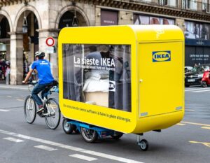 Iseng Banget! Ikea Ajak Keliling Paris Sambil Tidur di Pod
