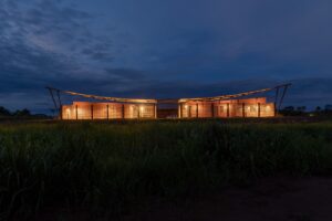 Atap Kantor Ini Bisa Tersenyum! Gimana Caranya?